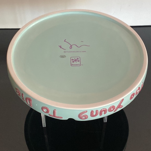 YOSHITOMO NARA NWT “TOO YOUNG TO DIE” ASHTRAY-AUTHENTIC W/ALL ORIGINAL PACKAGING - Picture 7 of 11